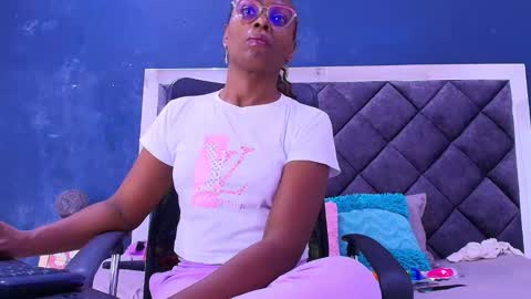 Snapshot of ebony__jheim chatting on February 24, 2026, 12:36 pm jheim online show from February 24, 2026, 12:36 pm