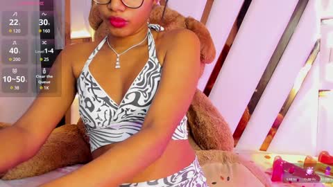 Snapshot of ebony_beautifull chatting on December 5, 2024, 1:58 am Luci online show from December 5, 2024, 1:58 am