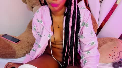 Snapshot of ebony_beautifull chatting on January 17, 2025, 8:02 am Luci online show from January 17, 2025, 8:02 am