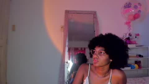 Snapshot of ebony_beautifull chatting on April 18, 2026, 11:05 pm Luci online show from April 18, 2026, 11:05 pm