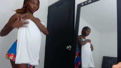 Snapshot of ebony_fantasy_ chatting on December 18, 2024, 5:10 pm Natalia online show from December 18, 2024, 5:10 pm
