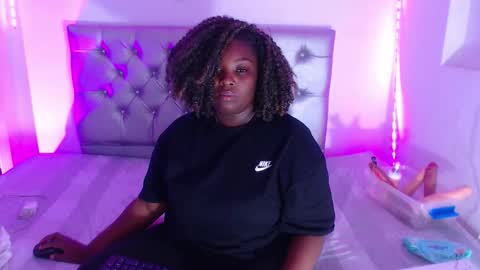 Snapshot of ebony_neighbormoans chatting on October 9, 2025, 3:15 am LINA online show from October 9, 2025, 3:15 am