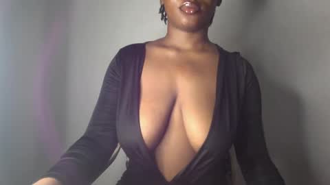 Snapshot of ebony_pussy98 chatting on December 6, 2024, 4:36 am delilah online show from December 6, 2024, 4:36 am