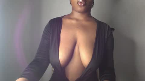 Snapshot of ebony_pussy98 chatting on December 8, 2024, 3:21 am delilah online show from December 8, 2024, 3:21 am