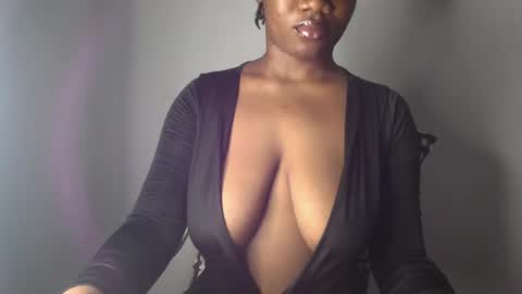 Snapshot of ebony_pussy98 chatting on December 11, 2024, 2:41 am delilah online show from December 11, 2024, 2:41 am