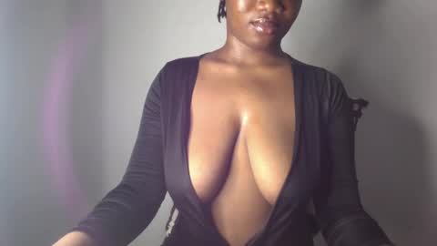 Snapshot of ebony_pussy98 chatting on December 13, 2024, 3:05 am delilah online show from December 13, 2024, 3:05 am