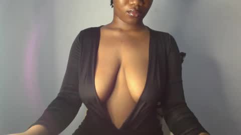 Snapshot of ebony_pussy98 chatting on December 15, 2024, 8:25 pm delilah online show from December 15, 2024, 8:25 pm