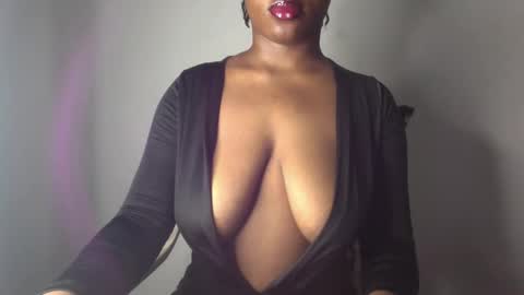 Snapshot of ebony_pussy98 chatting on December 19, 2024, 3:40 am delilah online show from December 19, 2024, 3:40 am