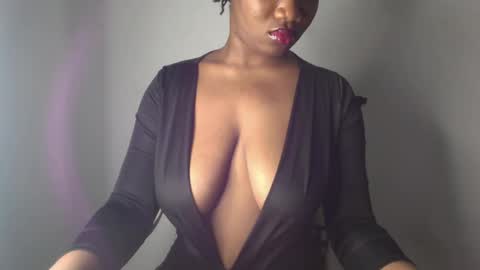 Snapshot of ebony_pussy98 chatting on December 21, 2024, 6:09 am delilah online show from December 21, 2024, 6:09 am