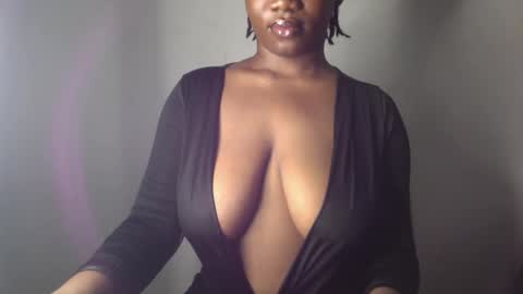 Snapshot of ebony_pussy98 chatting on February 13, 2025, 5:05 am delilah online show from February 13, 2025, 5:05 am