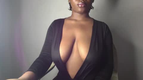 Snapshot of ebony_pussy98 chatting on February 21, 2025, 7:32 pm delilah online show from February 21, 2025, 7:32 pm