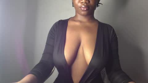 Snapshot of ebony_pussy98 chatting on March 3, 2025, 2:26 am delilah online show from March 3, 2025, 2:26 am