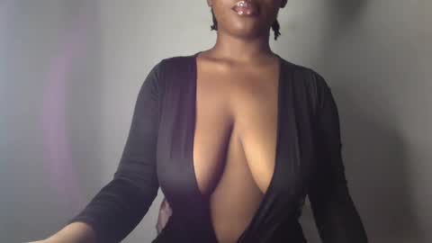 Snapshot of ebony_pussy98 chatting on March 4, 2025, 4:41 pm delilah online show from March 4, 2025, 4:41 pm