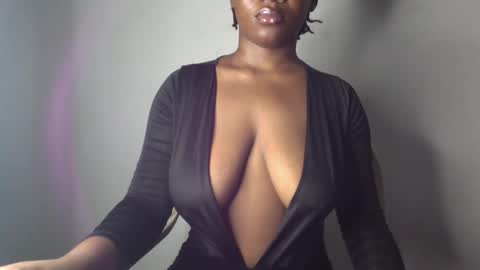 Snapshot of ebony_pussy98 chatting on March 5, 2025, 3:51 am delilah online show from March 5, 2025, 3:51 am