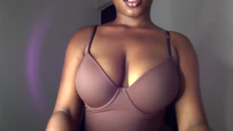 Snapshot of ebony_pussy98 chatting on March 13, 2026, 7:31 pm delilah online show from March 13, 2026, 7:31 pm