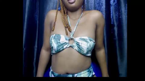 Snapshot of ebony_queenx chatting on November 16, 2025, 11:27 am Queen online show from November 16, 2025, 11:27 am