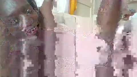 Snapshot of ebony_violet chatting on March 18, 2026, 6:05 am Ebony Violet online show from March 18, 2026, 6:05 am