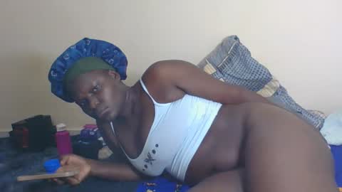 Snapshot of ebonyblack28 chatting on February 8, 2026, 12:36 am MELVINE online show from February 8, 2026, 12:36 am