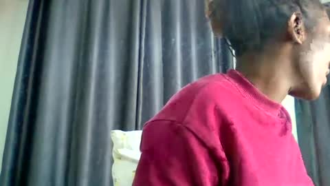 Loreina online show from June 19, 2026, 9:35 am