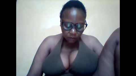 Snapshot of ebonybussy chatting on September 26, 2025, 9:13 am MAMITO online show from September 26, 2025, 9:13 am