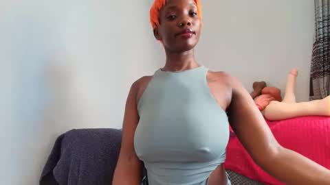 Ebony Melanie online show from April 4, 2026, 4:55 am