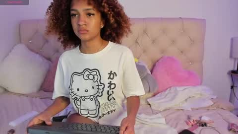 Snapshot of ebonygoddes03 chatting on December 30, 2024, 1:04 am Queen Ebony online show from December 30, 2024, 1:04 am