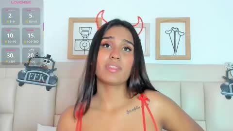 Ludovica online show from November 1, 2025, 2:35 am