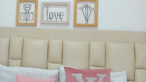 Ludovica online show from December 5, 2025, 3:26 am