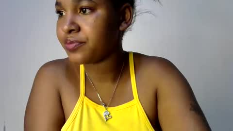 Snapshot of ebonyluna229320 chatting on January 22, 2025, 9:02 am i am clara online show from January 22, 2025, 9:02 am