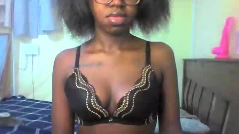 Ebonymuse2 online show from May 12, 2026, 10:01 am