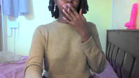 Ebonymuse2 online show from May 19, 2026, 9:48 am