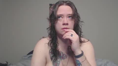 Snapshot of echosol17 chatting on February 18, 2025, 2:05 am Weird Echo online show from February 18, 2025, 2:05 am