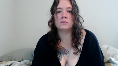 Snapshot of echosol17 chatting on September 16, 2025, 4:08 pm Weird Echo online show from September 16, 2025, 4:08 pm