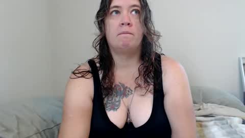 Snapshot of echosol17 chatting on October 6, 2025, 4:15 pm Weird Echo online show from October 6, 2025, 4:15 pm