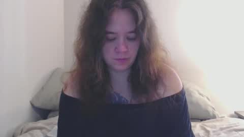 Snapshot of echosol17 chatting on October 27, 2025, 12:20 pm Weird Echo online show from October 27, 2025, 12:20 pm