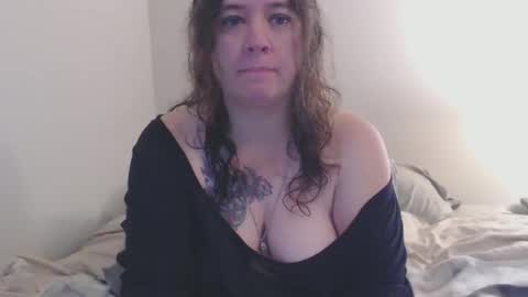 Snapshot of echosol17 chatting on October 28, 2025, 1:03 pm Weird Echo online show from October 28, 2025, 1:03 pm