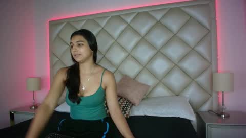 Snapshot of eclipseandflame chatting on October 6, 2025, 2:14 pm    online show from October 6, 2025, 2:14 pm