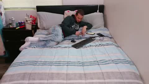 eclipticice94 online show from December 1, 2025, 11:32 pm