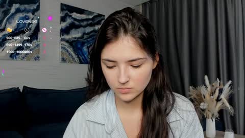 Snapshot of edabayse chatting on December 2, 2024, 11:45 am Viola online show from December 2, 2024, 11:45 am