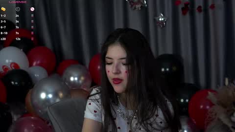 Snapshot of edabayse chatting on February 14, 2025, 5:25 pm Viola online show from February 14, 2025, 5:25 pm