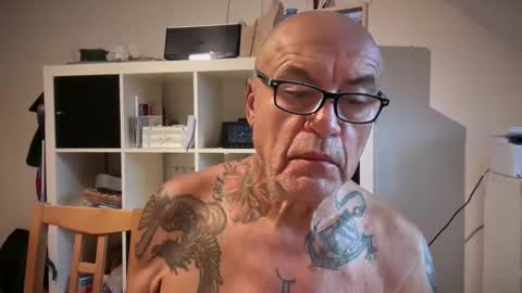 Snapshot of eddelmar chatting on February 3, 2026, 7:57 am eddelmar online show from February 3, 2026, 7:57 am