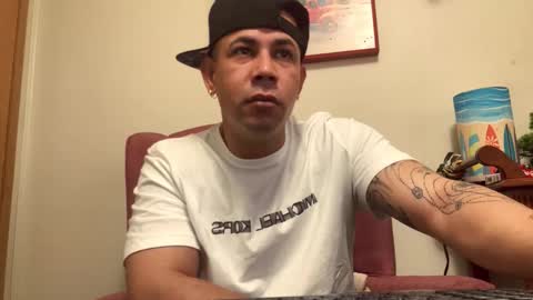 eddgarzay08 online show from April 13, 2026, 1:05 pm