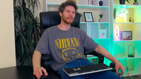 eddie_baker online show from May 31, 2026, 10:44 am