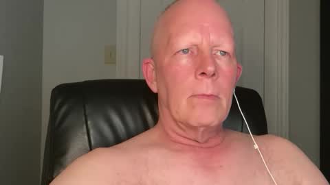 Snapshot of eddygl1968 chatting on October 22, 2025, 2:34 am Eddy online show from October 22, 2025, 2:34 am