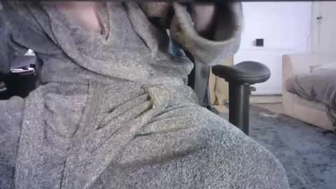 edged biker online show from December 8, 2024, 7:32 pm