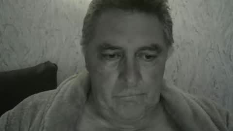 Snapshot of edje59a chatting on December 4, 2025, 12:20 am Eddy online show from December 4, 2025, 12:20 am