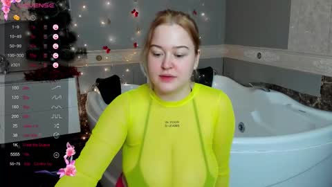 Snapshot of ednaadamse chatting on December 23, 2025, 1:36 am ednaadamse online show from December 23, 2025, 1:36 am