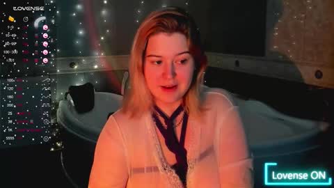 Snapshot of ednaadamse chatting on February 6, 2026, 9:12 am ednaadamse online show from February 6, 2026, 9:12 am