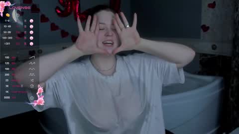 Snapshot of ednaadamse chatting on February 20, 2026, 9:10 am ednaadamse online show from February 20, 2026, 9:10 am