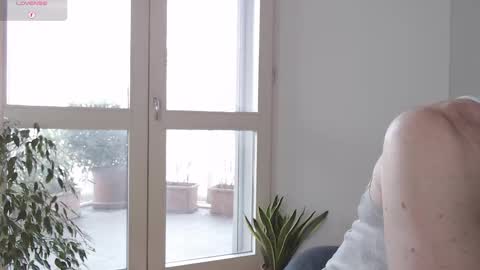 Snapshot of edosilver chatting on March 12, 2025, 9:23 am Edo Silver online show from March 12, 2025, 9:23 am